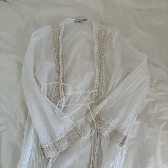 Abercrombie & Fitch Accessories - White and cream crochet lace maxi robe